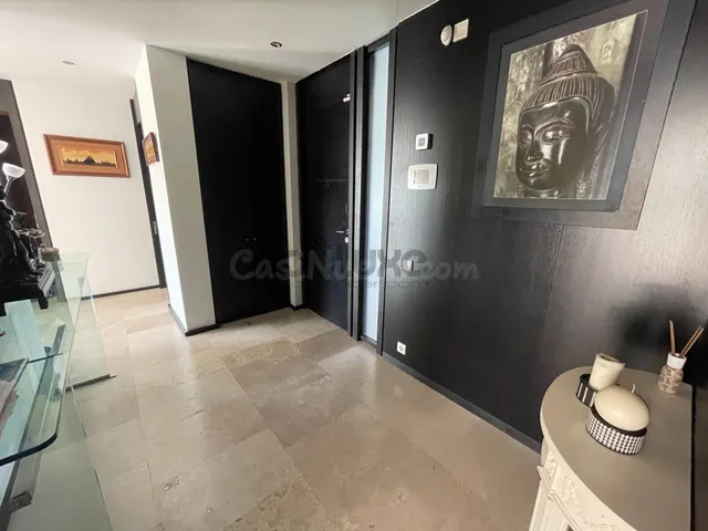 Exclusivo Bajo con Jardín en Urbanización Privada con Piscin - foto 2