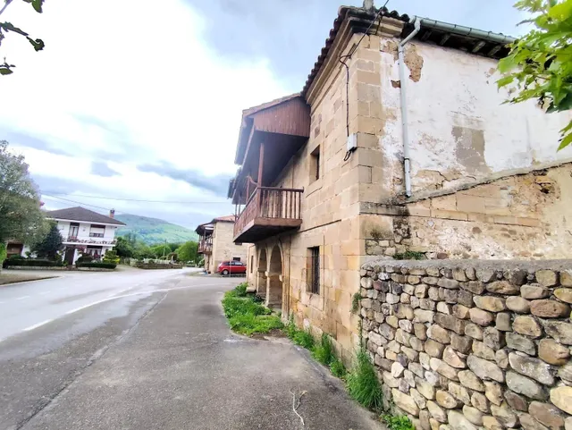 Casona de piedra en Saro - foto 3