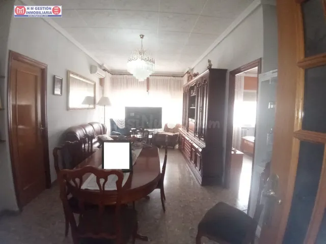 CASA EN ESQUINA EN ZONA PROXIMA A MERCADONA Y ZONA CENTRO