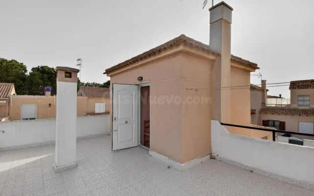 SERENA I. ACOGEDOR ADOSADO EN ESQUINA CON SOLARIUM PRIVADO, ORIENTACIÓN SUR — 4