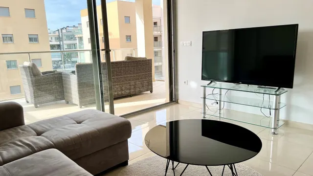 Apartamento de 2 dormitorios en Villamartín - foto 3