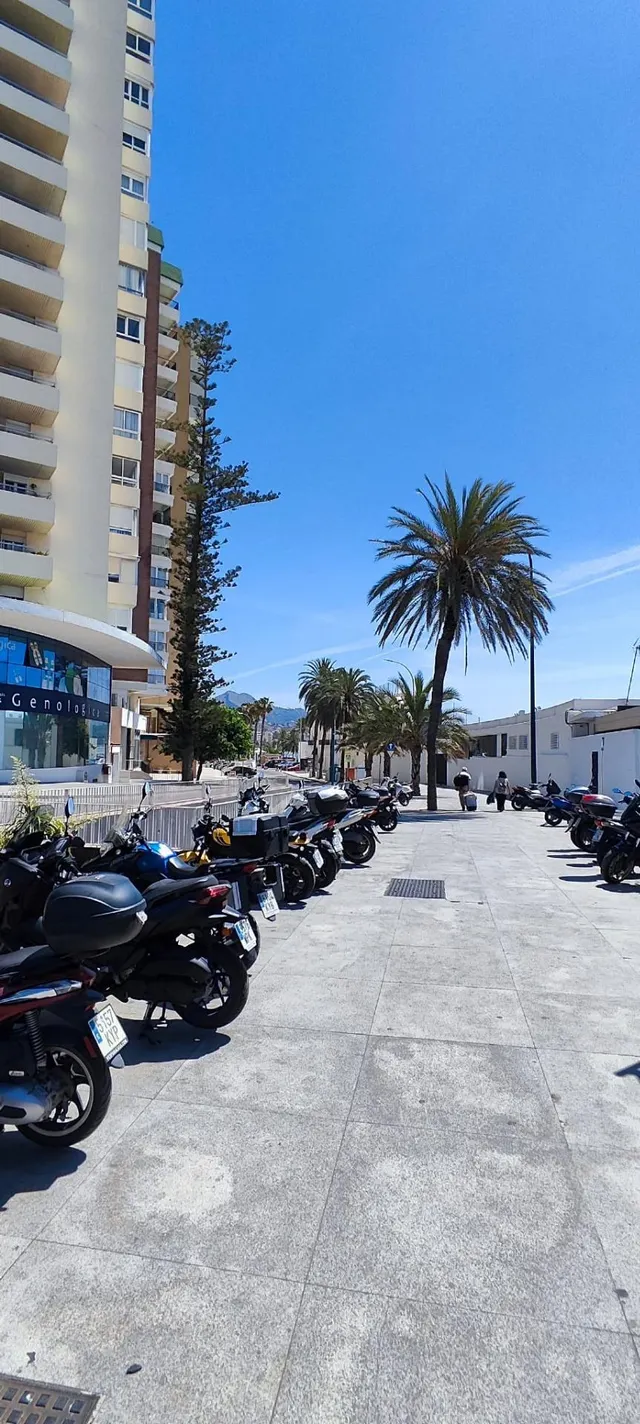 Oportunidad única en primera línea de playa – Paseo de la Farola, La Malagueta (Málaga) — 7