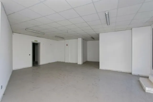 Local comercial 314m² en venta - Cataluña — 18