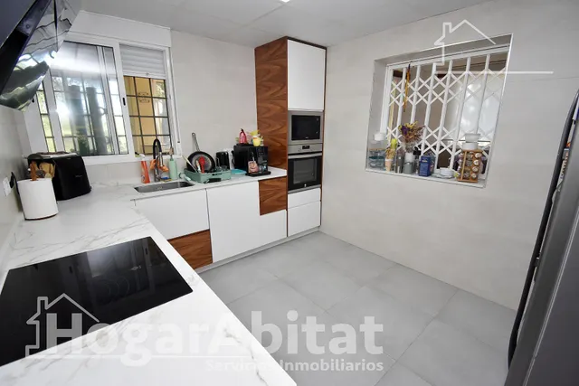 ¡chalet con piscina, zona de aparcamiento, placas solares y gran parcela! — 42