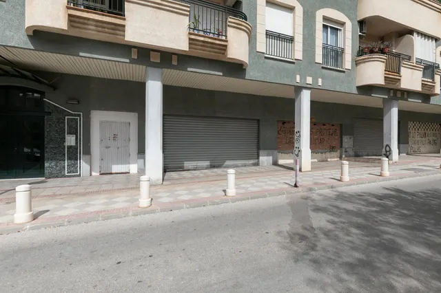 Oportunidad en Atarfe, local de origen de 222m2 — 2