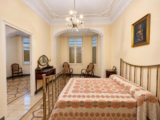 Casa señorial en el casco histórico de Carlet | 360 m2 y 3 plantas — 41