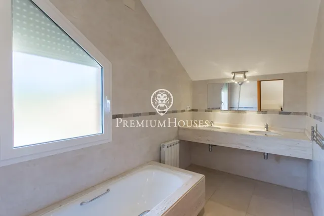 Casa independiente con vistas al mar en venta en Arenys de Mar — 20