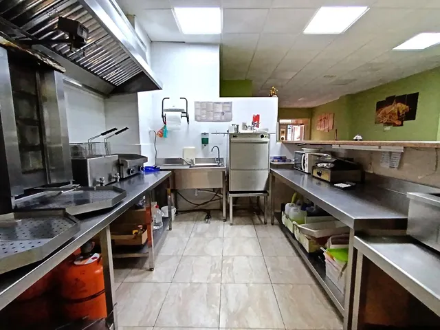 Local y vivienda en planta alta en Ceutí — 4