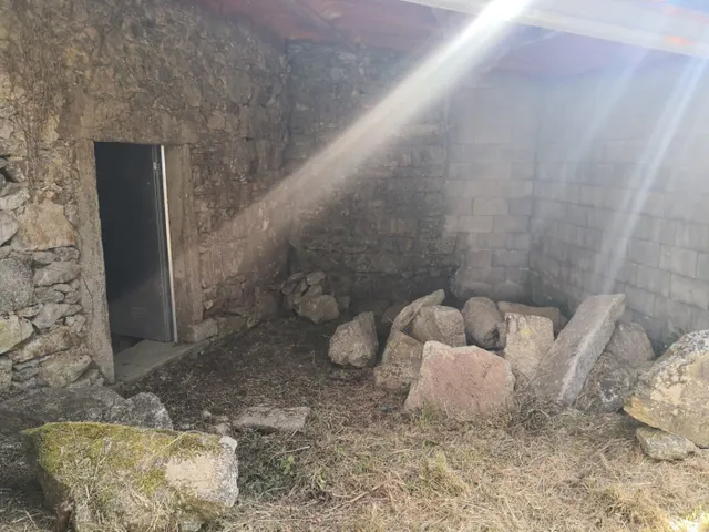 Conjunto de viviendas semirestauradas en Baio — 32