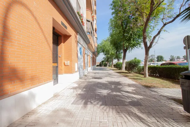 LOCAL COMERCIAL MUY BIEN UBICADO, JUNTO AL PALACIO DE CONGRE - foto 2