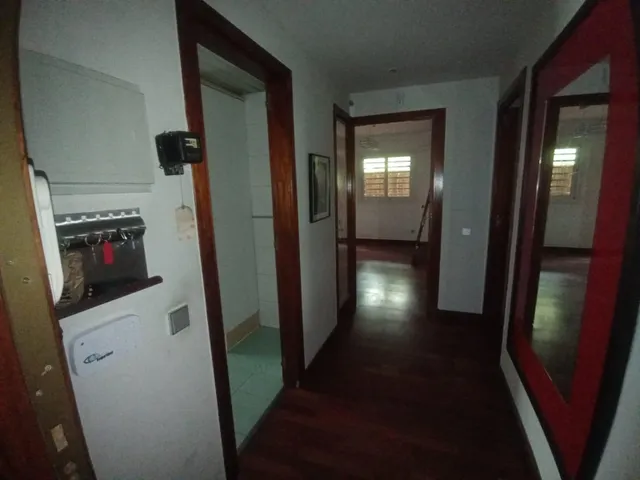 Planta baja de 2 habitaciones con piscina comunitaria para reformar — 12