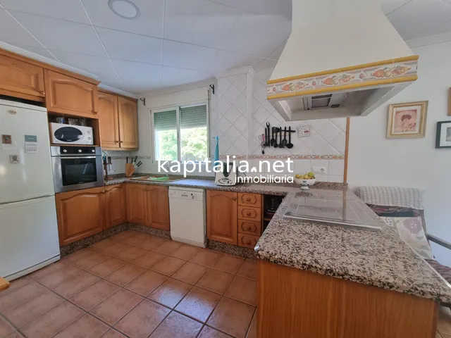 Chalet a la venta en Ontinyent. — 11