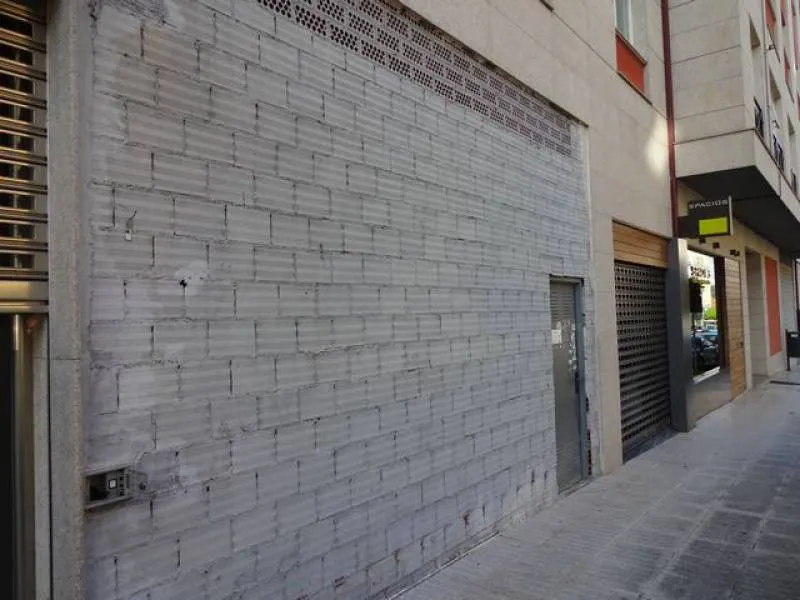 LOCAL COMERCIAL EN OBRA.