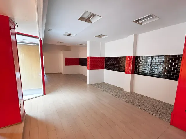 ¡Oportunidad! Local de 96 m2 diáfano, reformado — 6