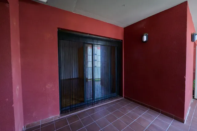 PISO DE 3 HAB CON BALCÓN, PK, Trastero y Piscina Comunitaria — 25