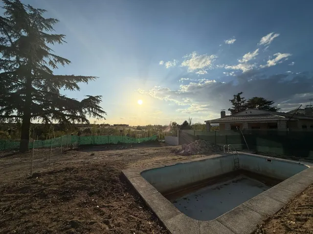 Terreno urbano 856m² en venta - Villanueva de la Cañada - foto 2