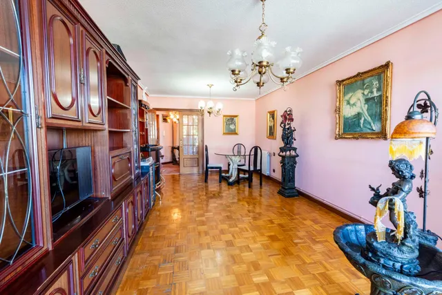 Piso espacioso con terraza y balcón en urbanización privada — 26