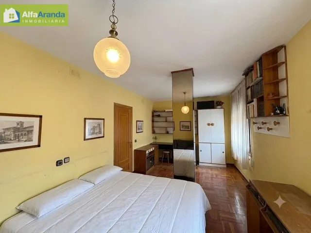 PISO CENTRICO CON GARAJE Y TRASTERO — 12