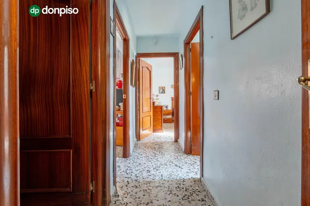Amplio y Luminoso Piso en zona norte. — 13