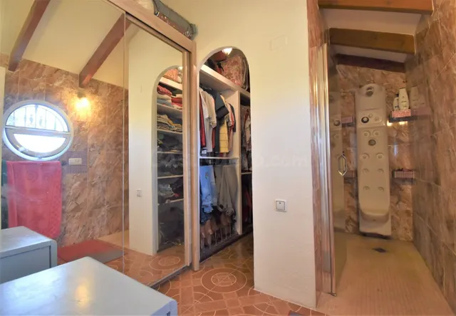 Chalet 4 habitaciones 325m² en venta - Villamartin - foto 4