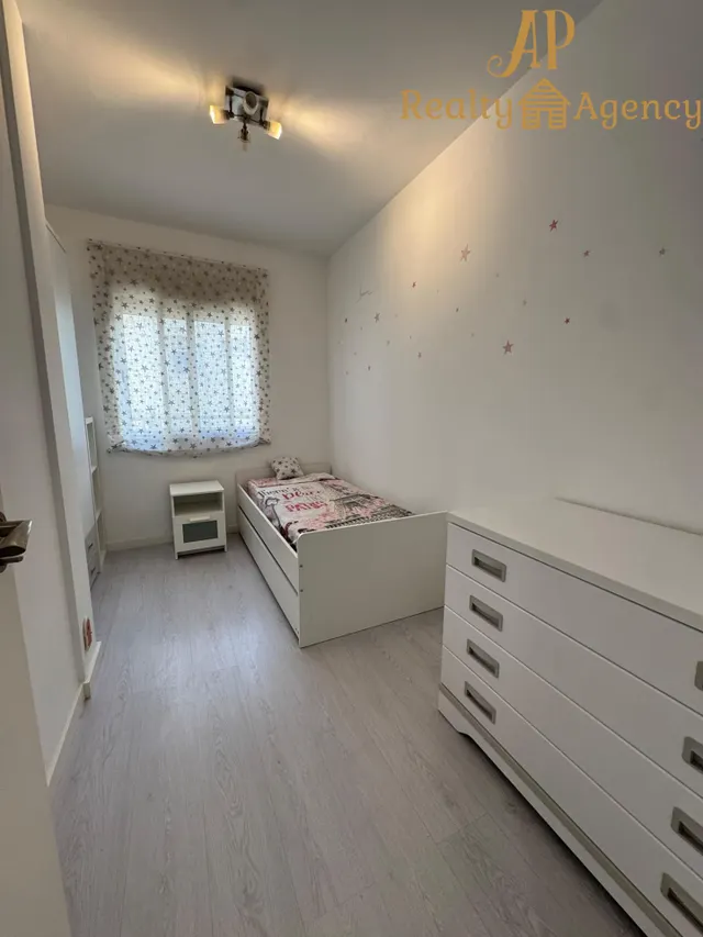 ALQUILER TEMPORAL de  fantástica vivienda situada en Benetússer, de 3 habitaciones, 2 baños, y garaje. — 27
