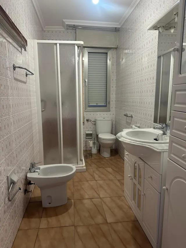 Venta: Amplio y Luminoso Piso en el Barrio de los Judíos. — 10