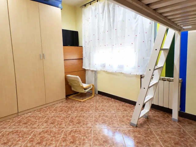 Piso en venta en Via Favència, Barcelona – Nou Barris — 5