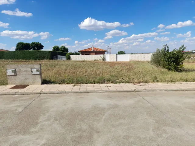 Urbis te ofrece una parcela en venta en Doñinos de Salamanca, Salamanca. — 2