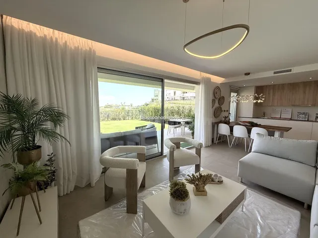 Venta de piso con tres dormitorios en Mijas Costa, Málaga, C - foto 2