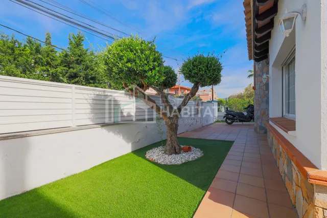 Casa a cuatro vientos en premia de dalt — 19