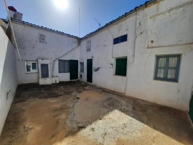 CASA REFORMADA EN MONTEALEGRE DEL CASTILLO — 8