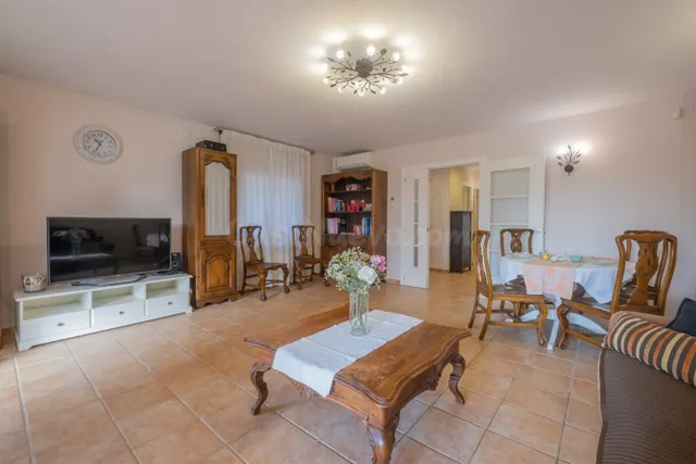 Gran casa en Urb Covamar de 5 hab con garaje de 3 vehículos - foto 4