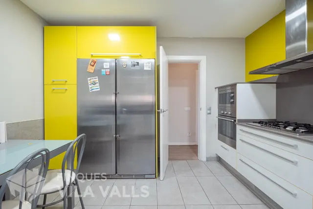 Casa a quatre vents amb gran terrassa i garatge per a 2 cotxes — 8