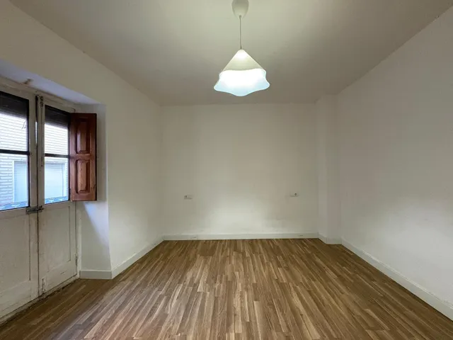 Casa de pueblo en dos alturas — 12