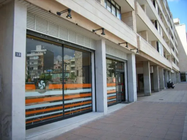 Excelente oportunidad de inversión en el corazón de Calle Industria — 11