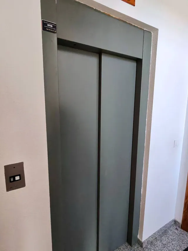 Piso de 3 dormitorios con garaje, terraza y ascensor en San Javier — 22