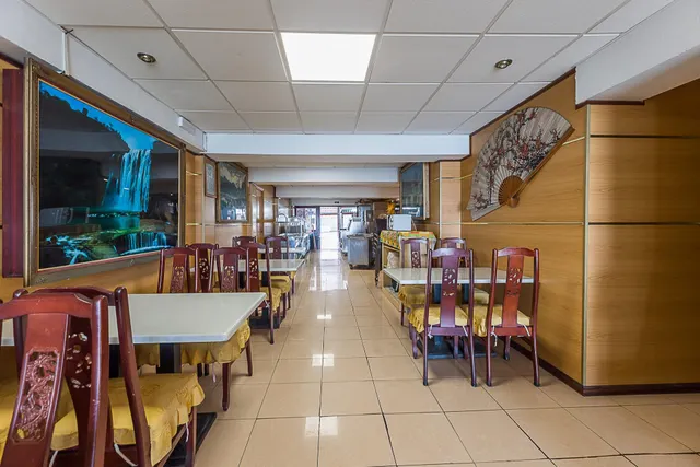 Local comercial en primera línea de playa en Magaluf — 11