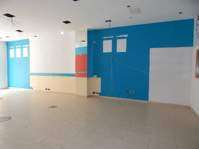 LOCAL COMERCIAL EN PLANTA BAJA CON MUY BUENA UBICACIÓN, EN ONTINYENT — 4