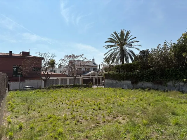EXCLUSIVA PARCELA URBANA EN LA MEJOR ZONA DE VILANOVA – ZONA - foto 3