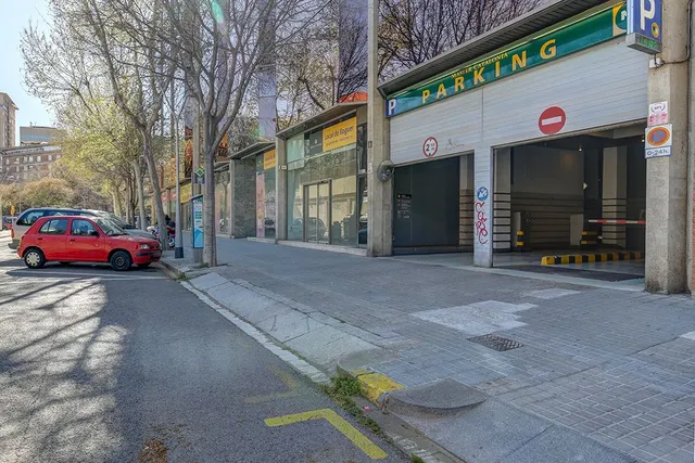 Parking de moto 3m² en alquiler - Eixample — 6