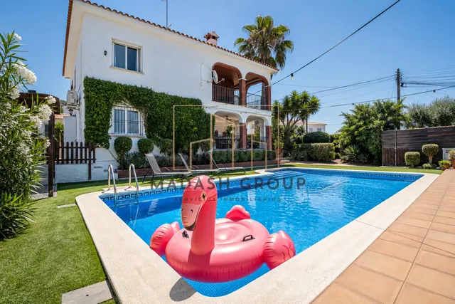 Hay casas que simplemente se visitan y otras en las que, des - foto 2