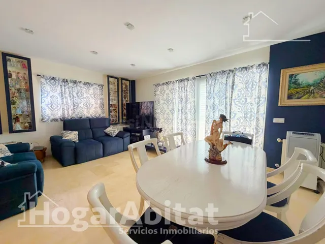 Privacidad y vida al aire libre en este exclusivo chalet con - foto 3