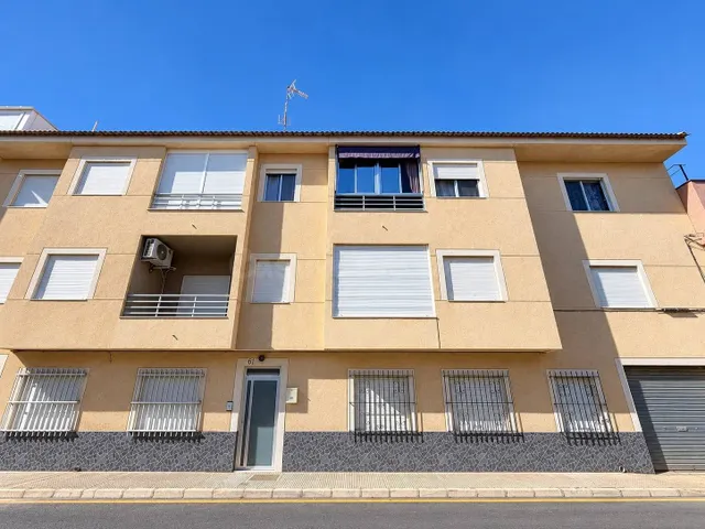 Piso con terraza y trastero en solarium a 500 metros de la p - foto 2