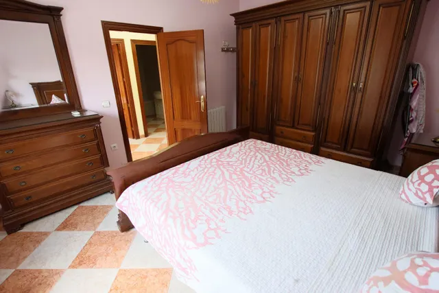 Fantástica casa en Montijo, con amplias estancias, totalmente equipada para entrar a vivir. — 12