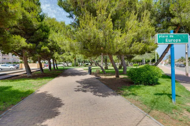 Apartamento de dos dormitorios en residencial con piscina comunitaria — 36