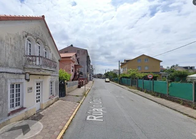CASA EN MUGARDOS