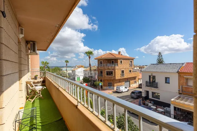 PISO DE ESQUINA CON VISTAS DESPEJADAS A LA LAGUNA ROSA DE TORREVIEJA - UNA OPORTUNIDAD ÚNICA — 3