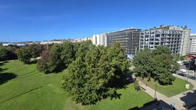 Piso con gran salón de 45 m2, garaje y trastero junto al Parque de Vioño — 40
