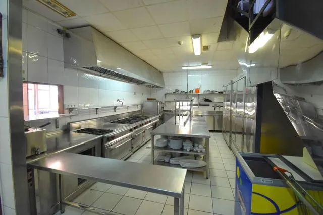Local comercial 172m² en venta - Villamartín-Las Filipinas — 14