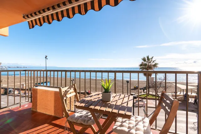 Apartamento frente al mar en Fuengirola - 2 dormitorios y 70